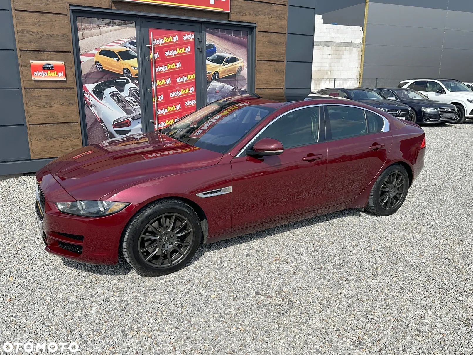 Jaguar XE 2.0 T Prestige - 1