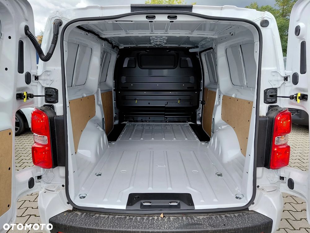 Opel Vivaro Furgon XL Diesel 2.2 150 KM Manual - 3