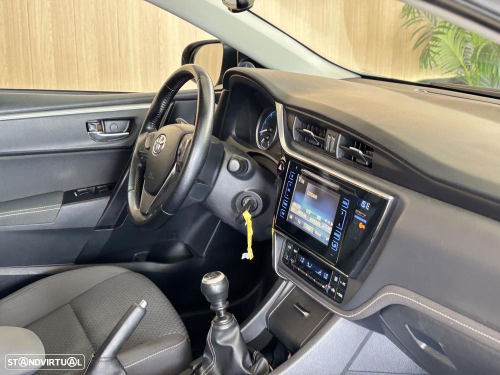 Toyota Corolla - 10
