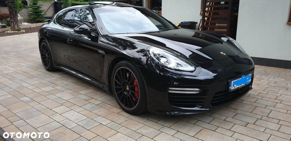 Porsche Panamera Turbo - 1