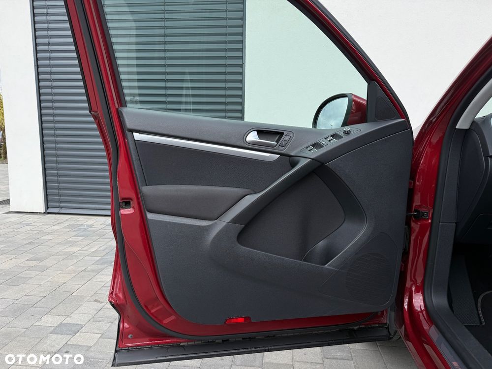 Volkswagen Tiguan 2.0 TDI DPF BlueMotion Technology Exclusive - 15