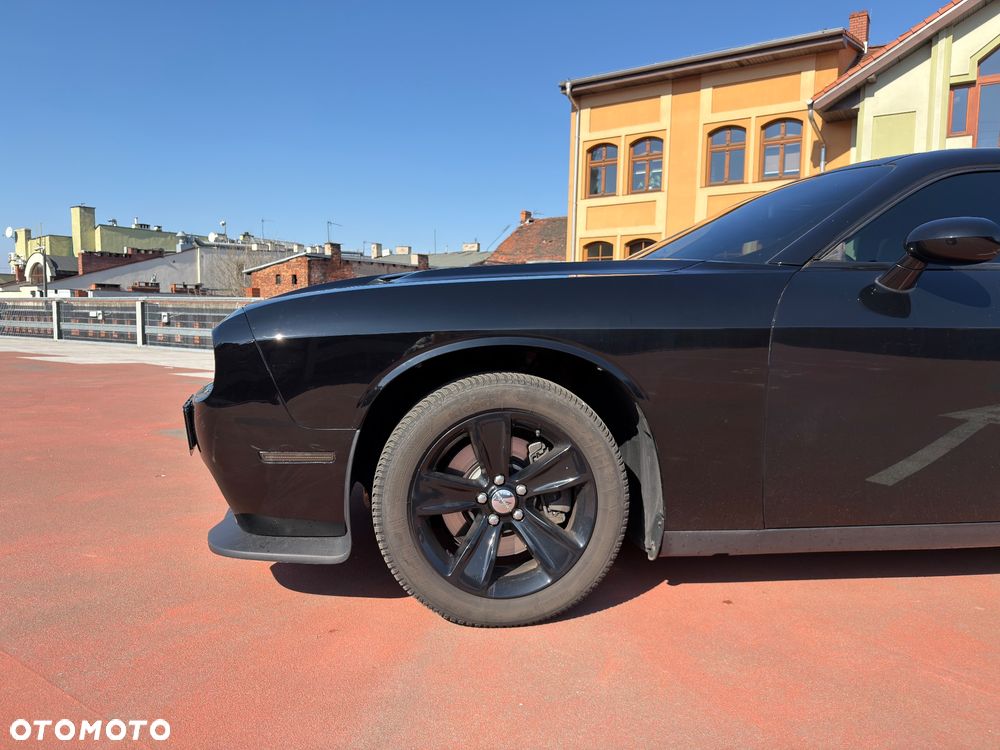 Dodge Challenger - 7