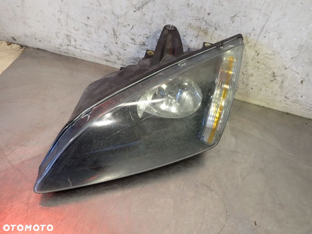 LAMPA LEWA PRZEDNIA FORD FOCUS MK2 - 2