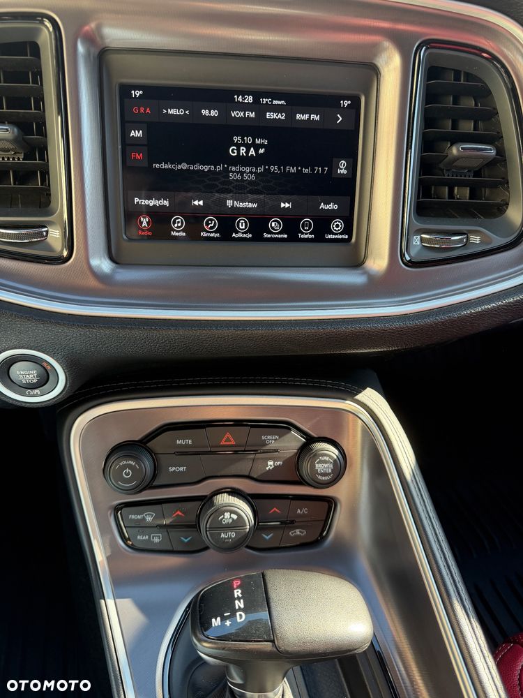 Dodge Challenger 3.6 SXT Plus - 16