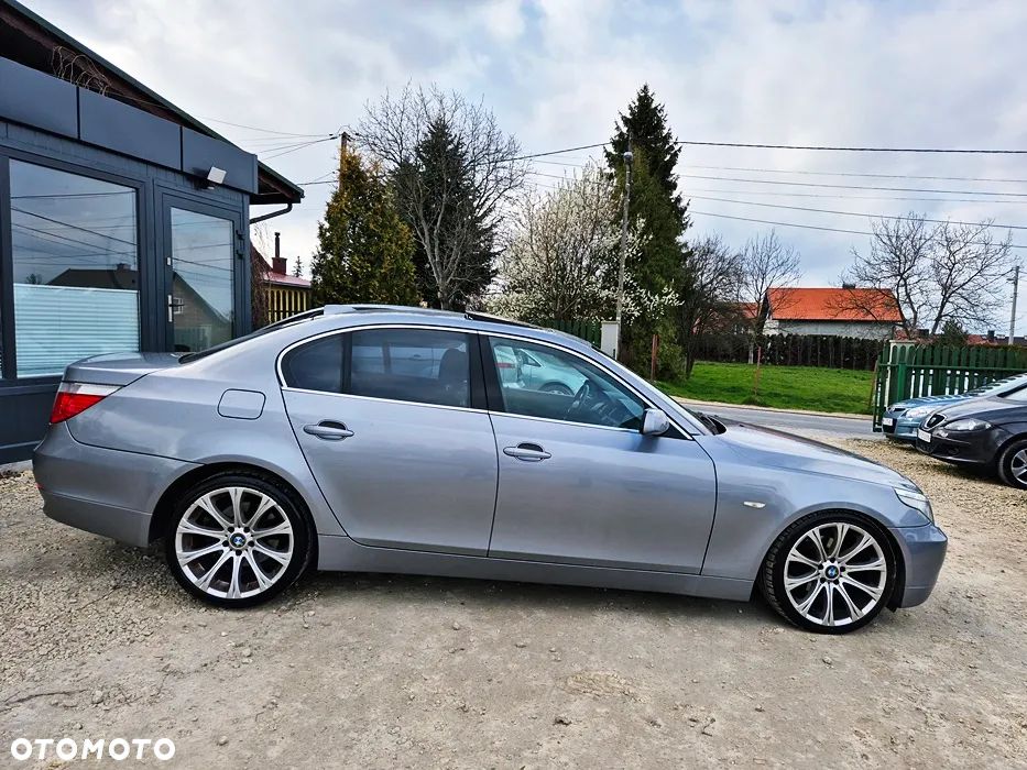 BMW Seria 5 523i - 10