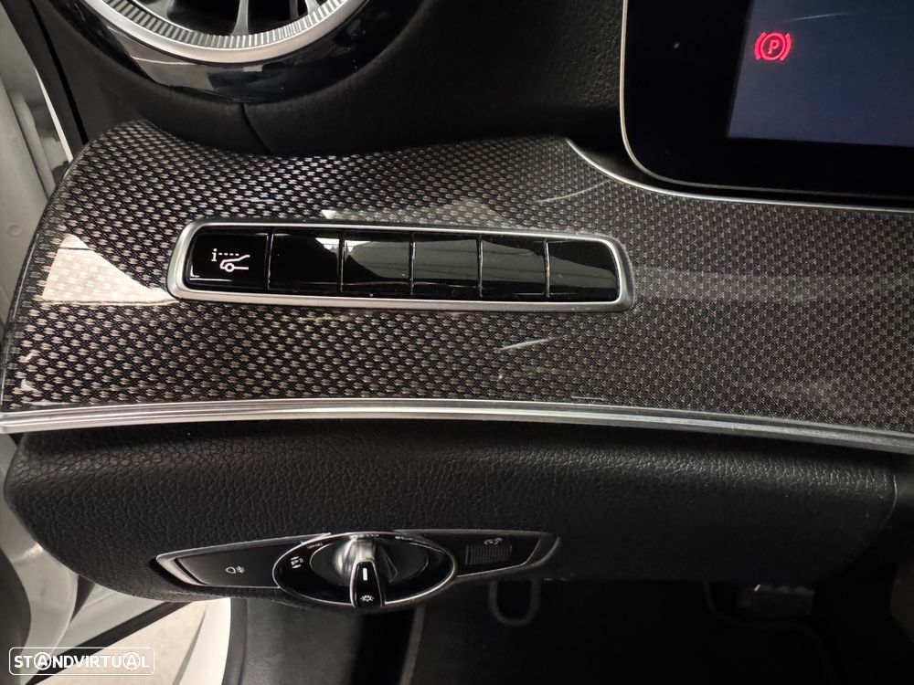 Mercedes-Benz E 220 d Coupe 9G-TRONIC AMG Line - 25