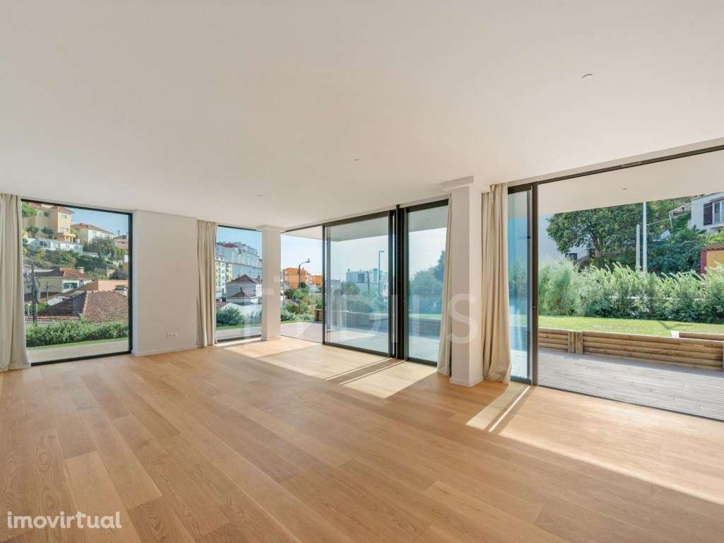 Apartamento T4 com piscina e jardim privativo, no Estoril - Grande imagem: 3/54