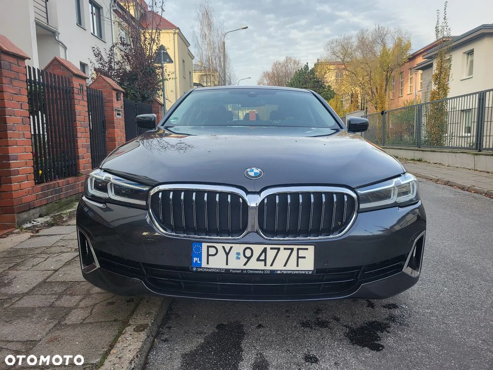 BMW Seria 5 530d xDrive Luxury Line - 2
