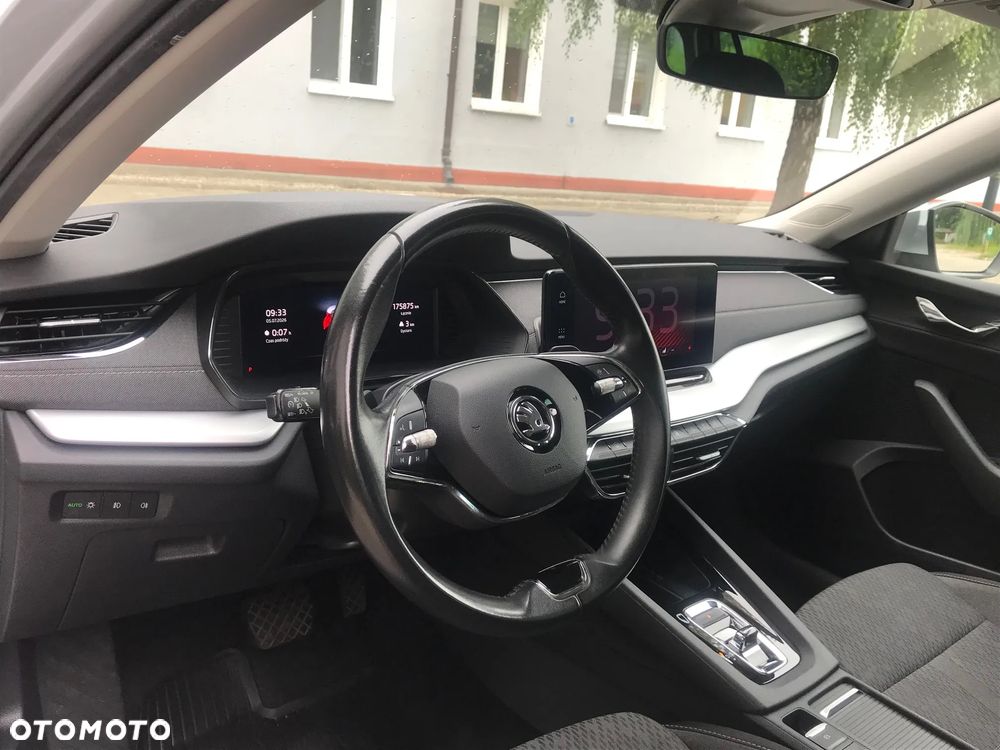 Skoda Octavia 2.0 TDI Style DSG - 23
