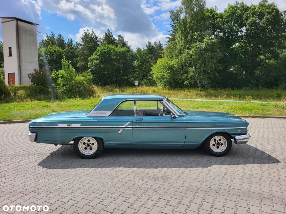 Ford Fairlane - 12