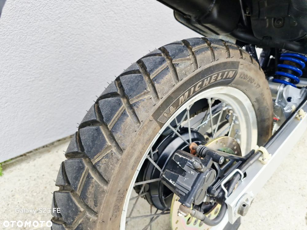 Suzuki DR - 5