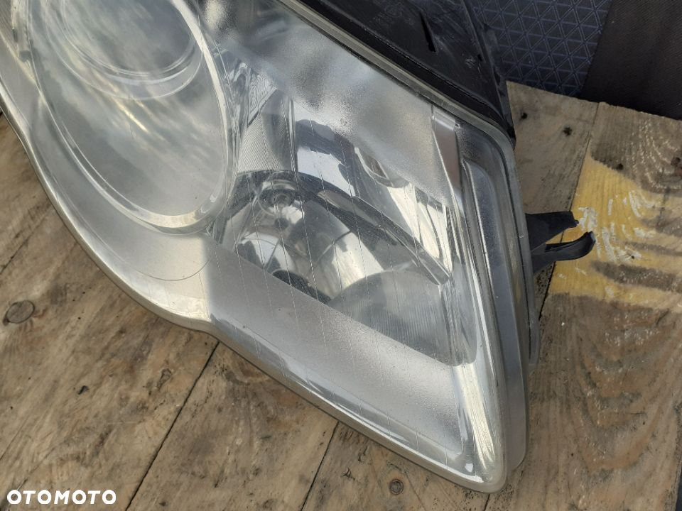 VW VOLKSWAGEN PASSAT B6 LAMPA PRZÓD PRZEDNIA PRAWA SOCZEWKA ORYGINAŁ - 2