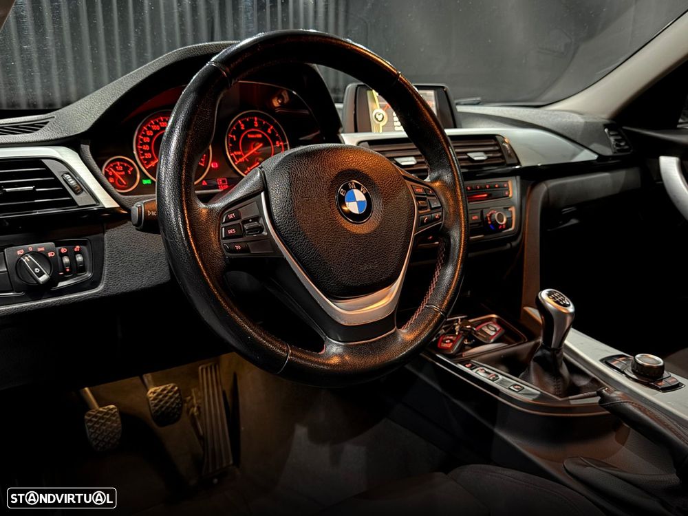 BMW 320 d Line Sport - 12