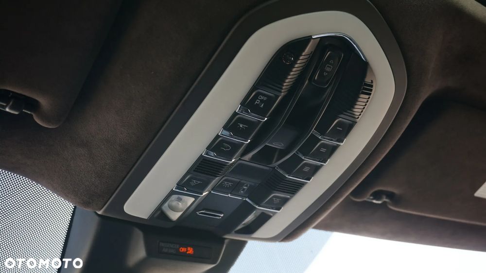 Porsche Macan - 25