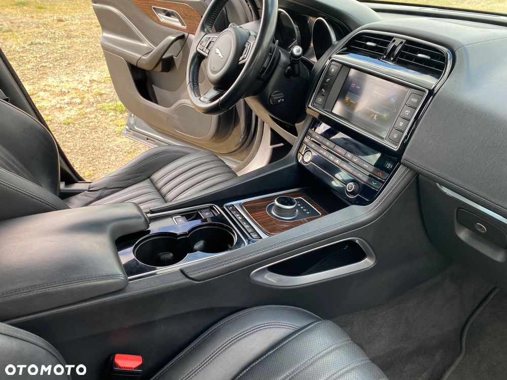 Jaguar F-Pace - 26