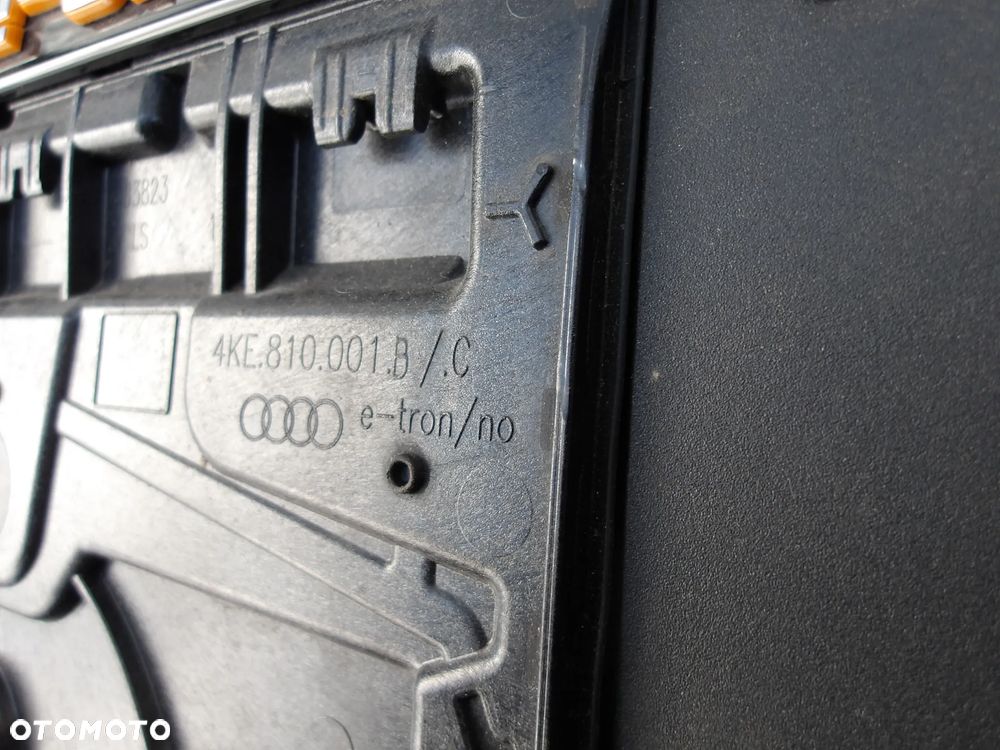 GNIAZDA LADOWANIA KLAPKA AUDI E TRON 4KE971375 - 14