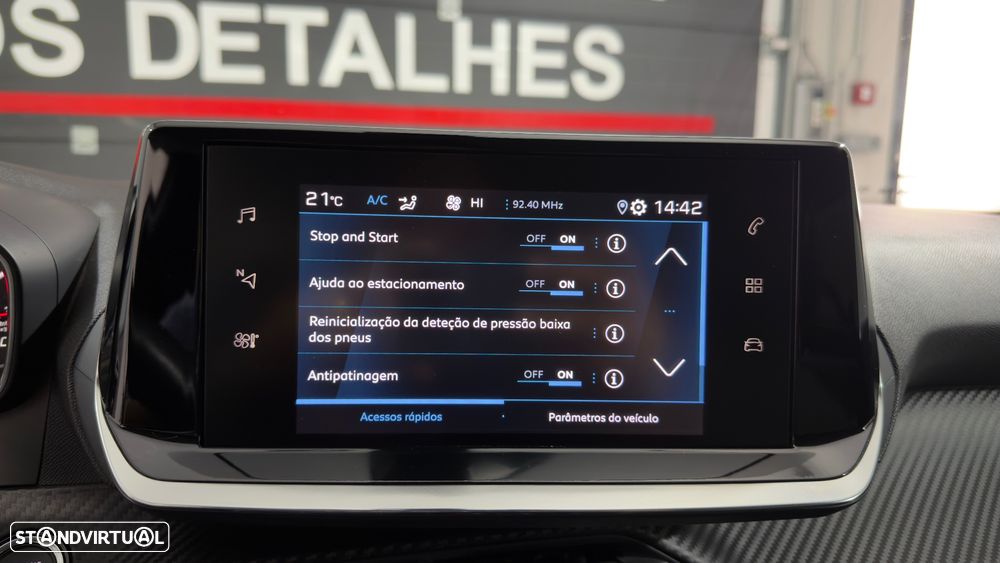 Peugeot 2008 PureTech 130 EAT8 Allure - 24
