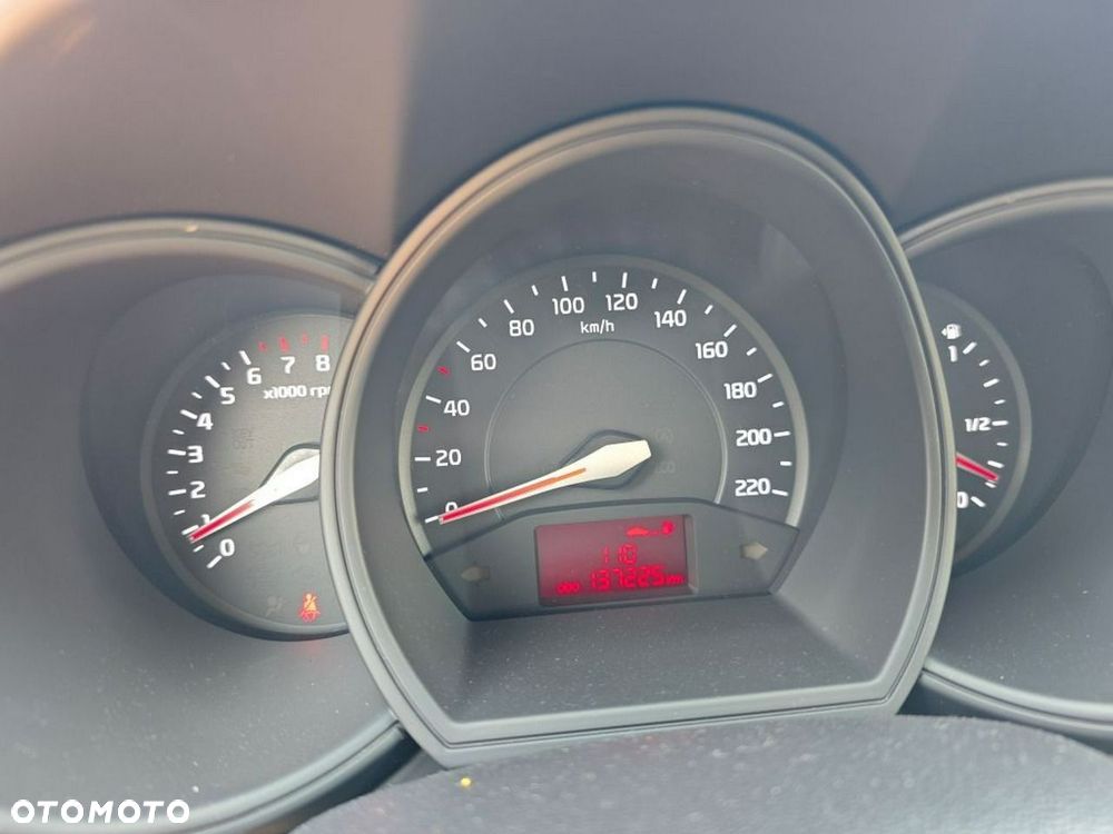 Kia Rio - 15