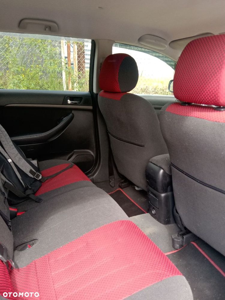 Toyota Avensis 2.0 D-4D Luna - 6