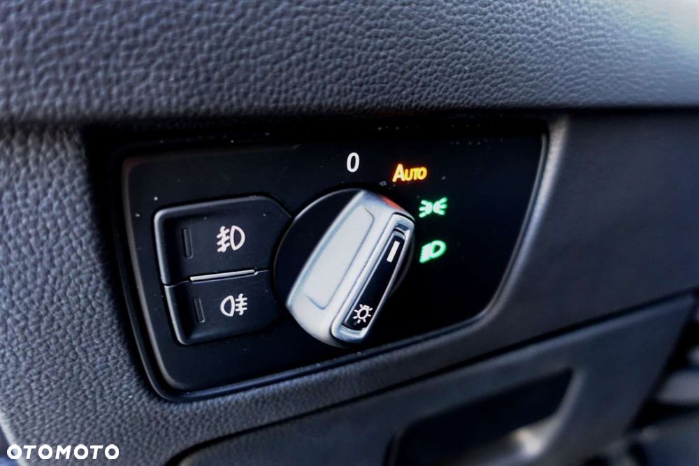 Volkswagen Passat - 13