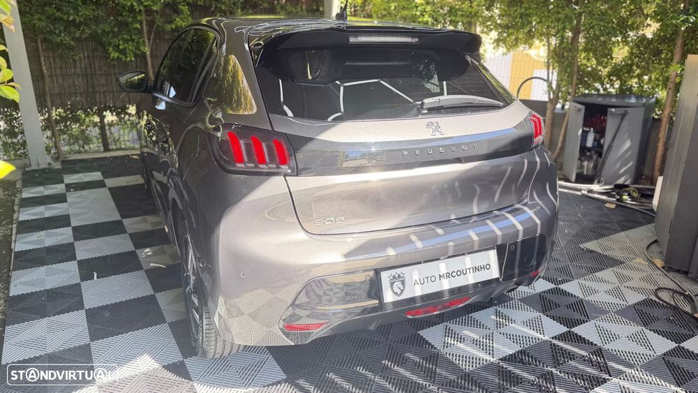 Peugeot 208 1.2 PureTech Allure Pack EAT8 - 28