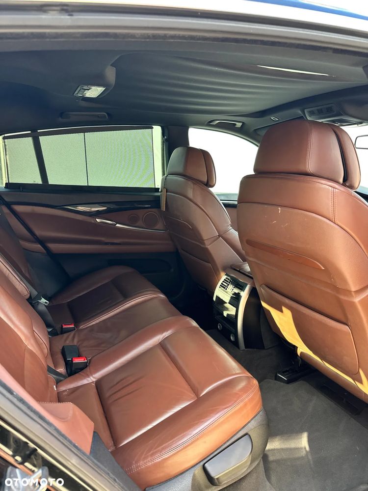BMW 5GT - 13