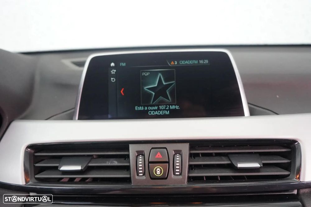 BMW X1 20 d xDrive Auto Line Sport - 30