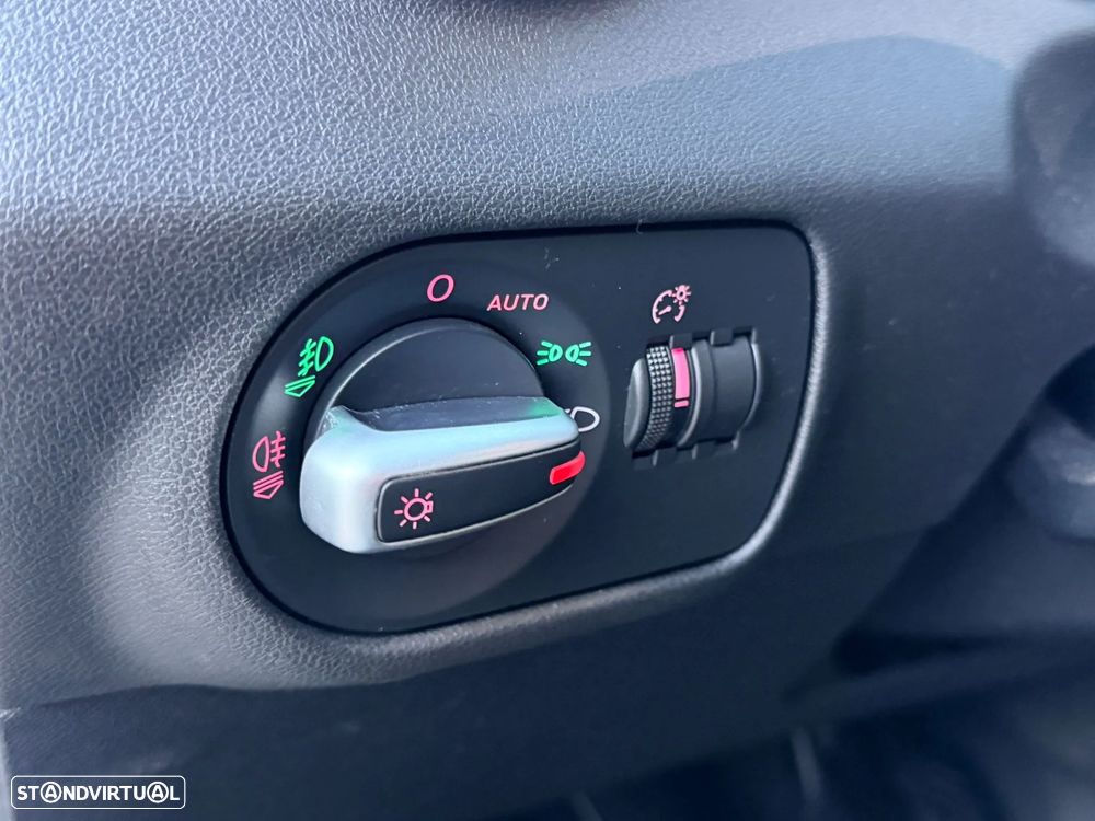 Audi A1 Sportback 1.6 TDI S line Sport Pack - 13