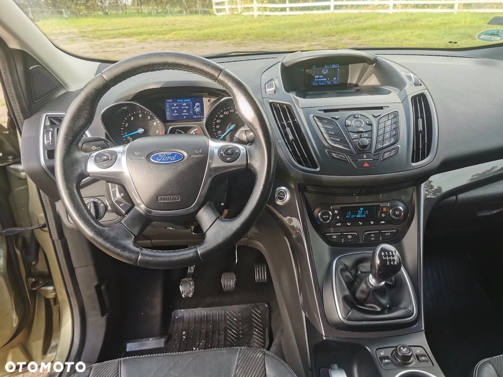 Ford Kuga 1.6 EcoBoost 2x4 Titanium - 12
