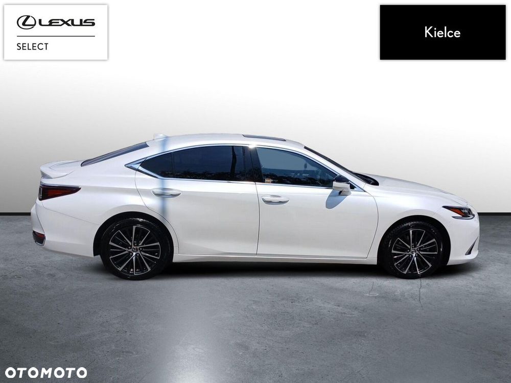 Lexus ES - 7