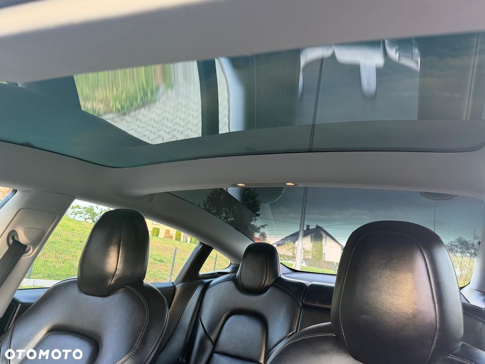 Tesla Model 3 - 36