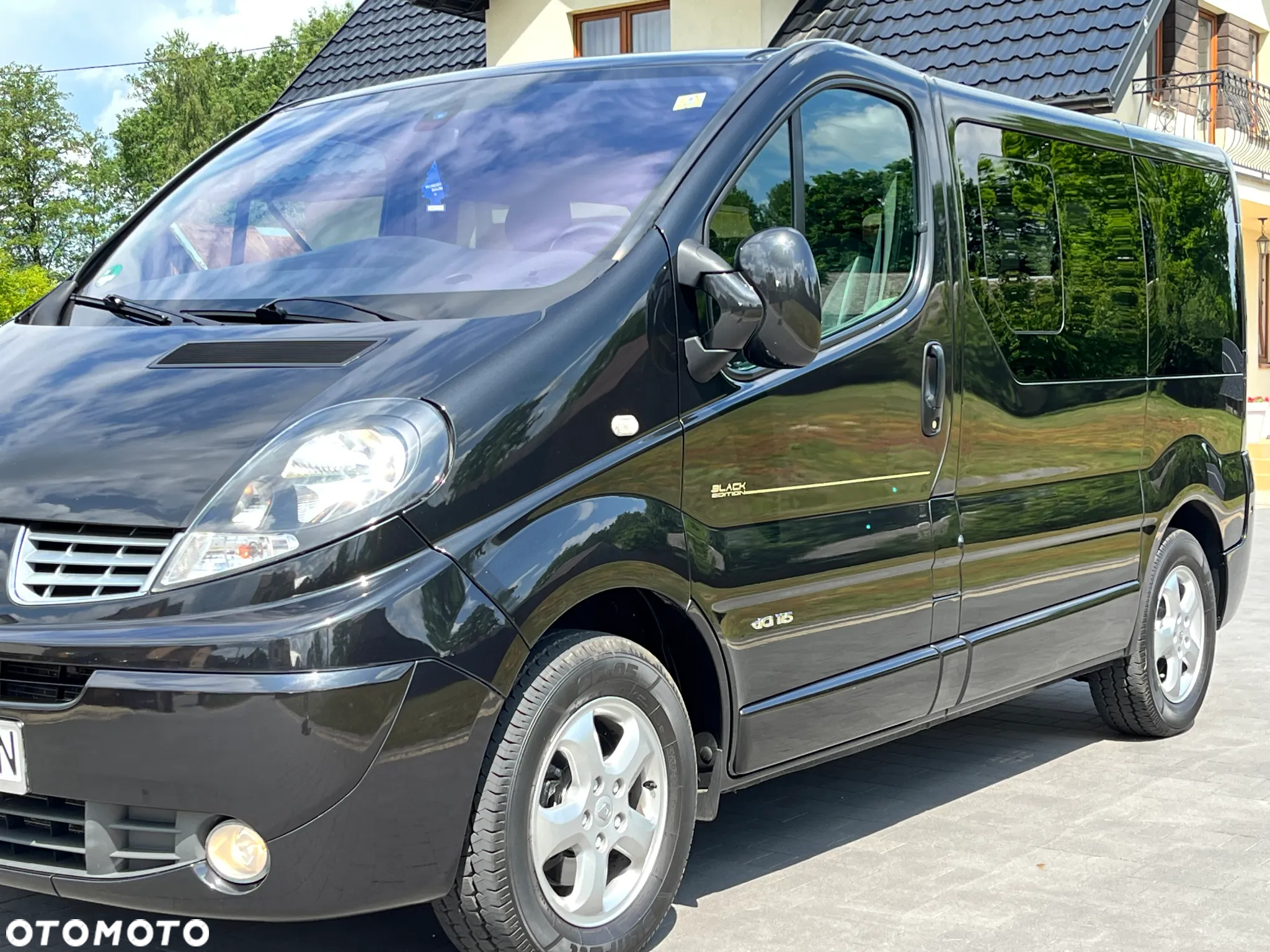 Renault Trafic Grand Passenger Black Edition - 10