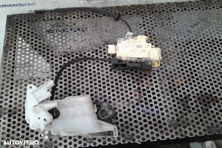 Broasca usa fata stanga 3C1837015A Volkswagen VW Passat B6 [2005 - 20 - 3