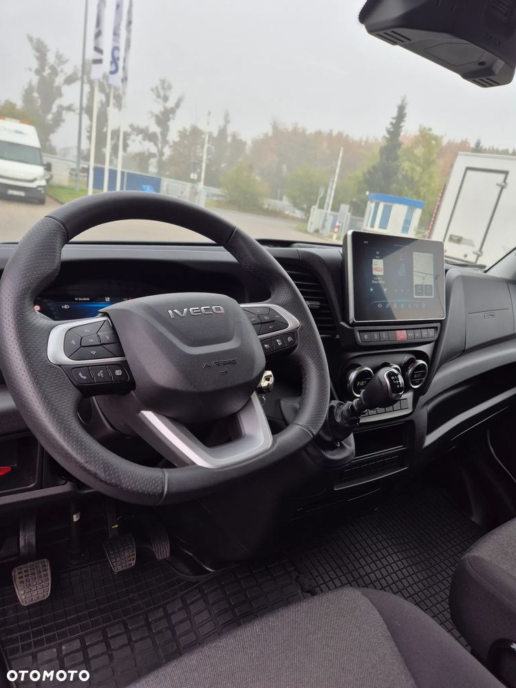 Iveco 35S18HV (33613) - 17