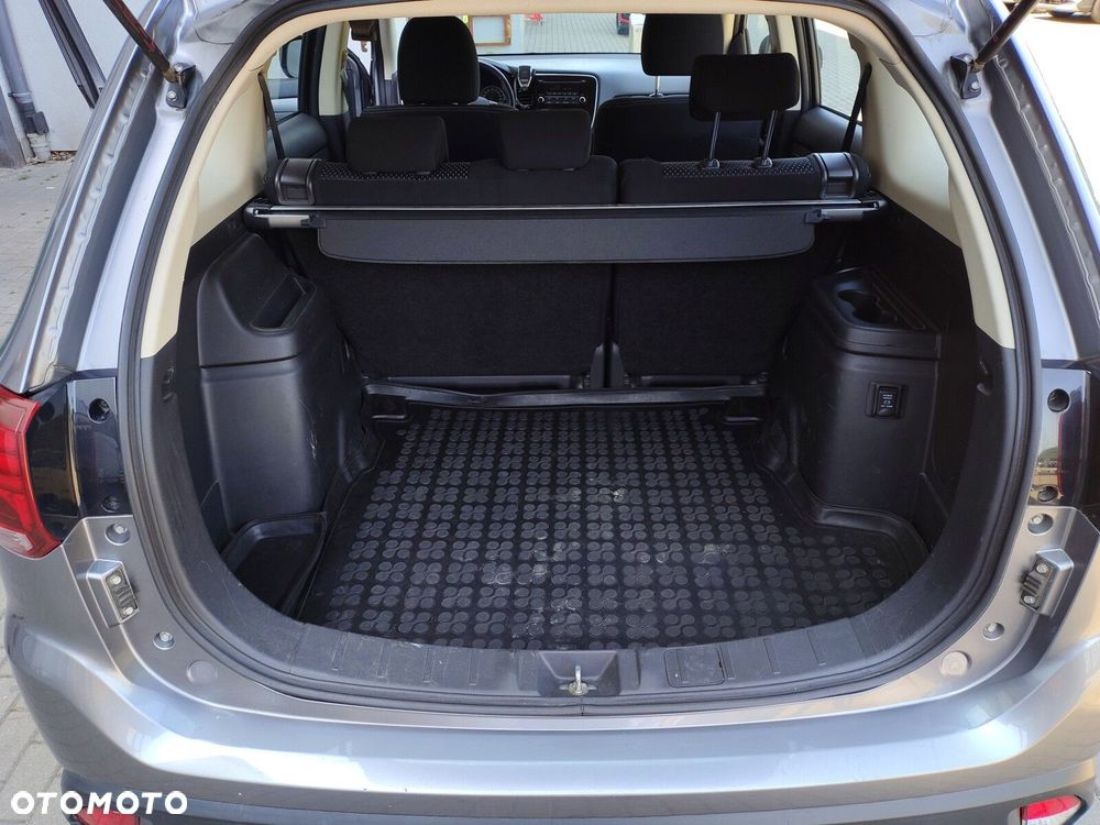Mitsubishi Outlander 2.0 City Style 2WD - 28