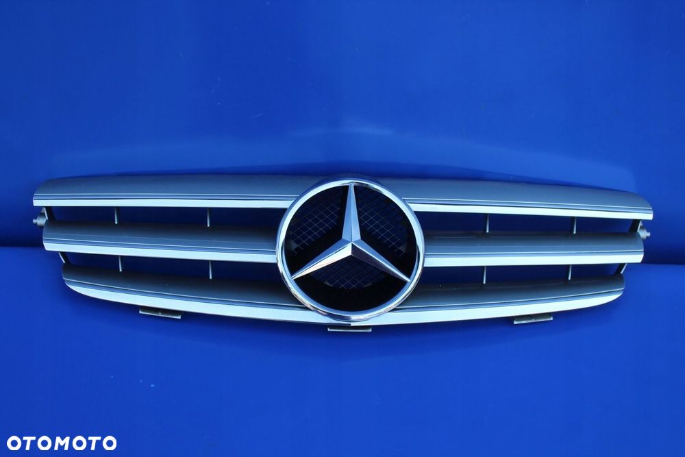 Grill atrapa Oryginał stan BDB OE Mercedes CLK W209 Lift A2098800123 - 4