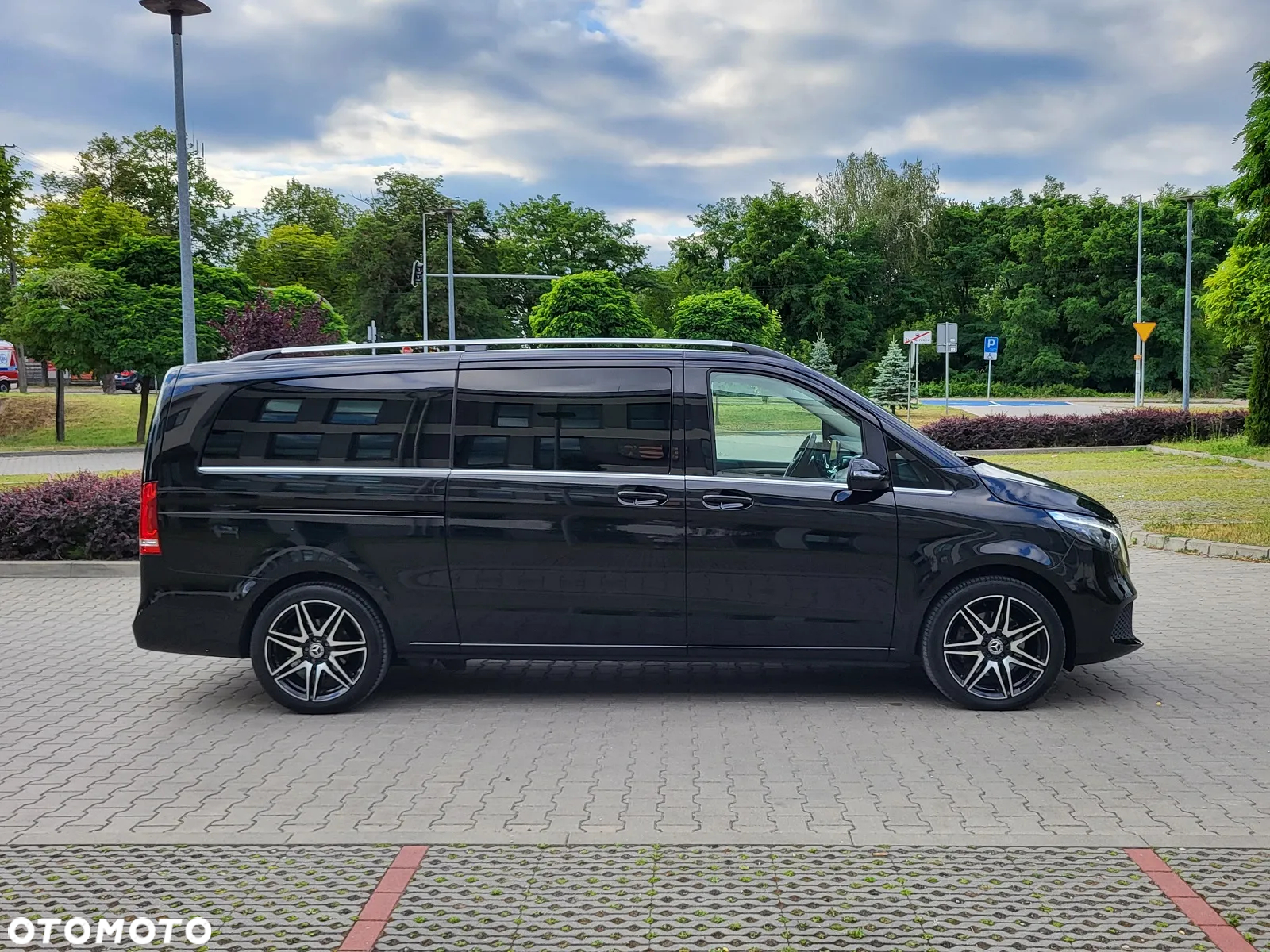 Mercedes-Benz Klasa V 300 d 4-Matic Exclusive 9G-Tronic (d³ugi) - 9