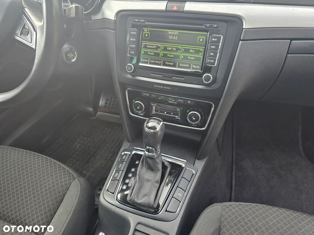 Skoda Superb 2.0 TDI DSG Elegance - 32