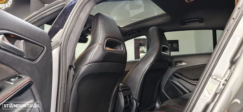 Mercedes-Benz CLA 220 d 4Matic 7G-DCT AMG Line - 29