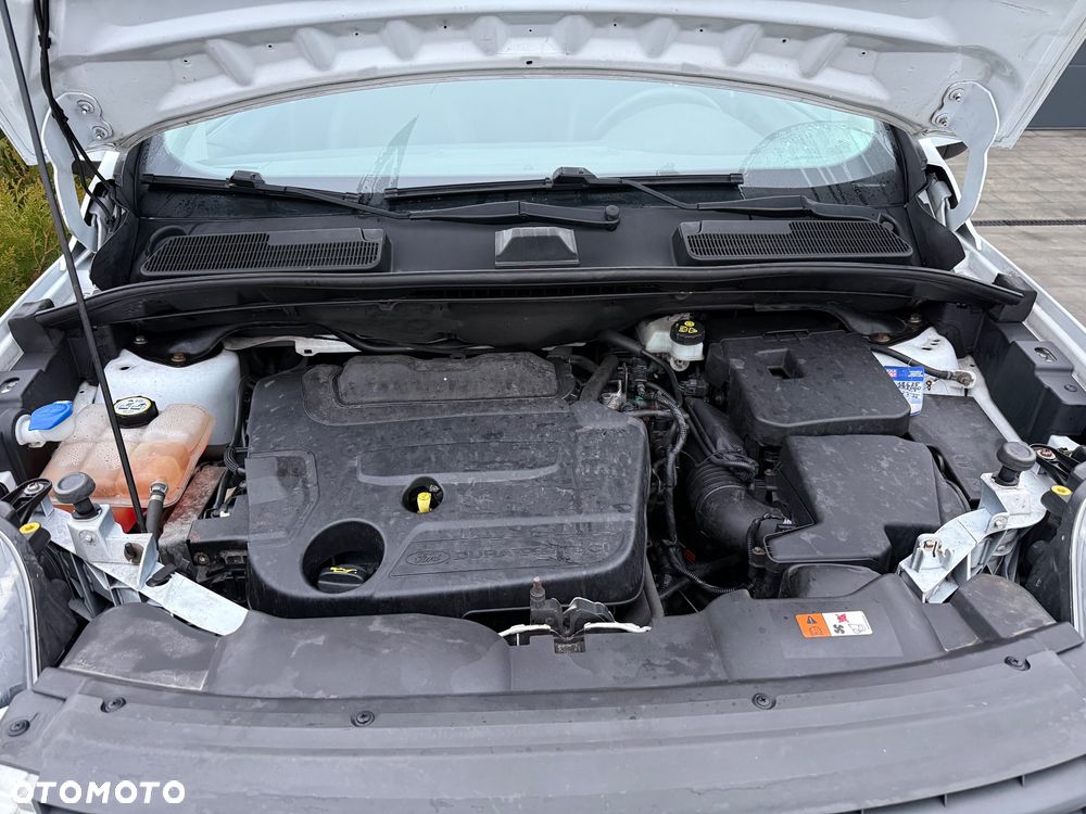 Ford Kuga 2.0 TDCi 2x4 Titanium - 26