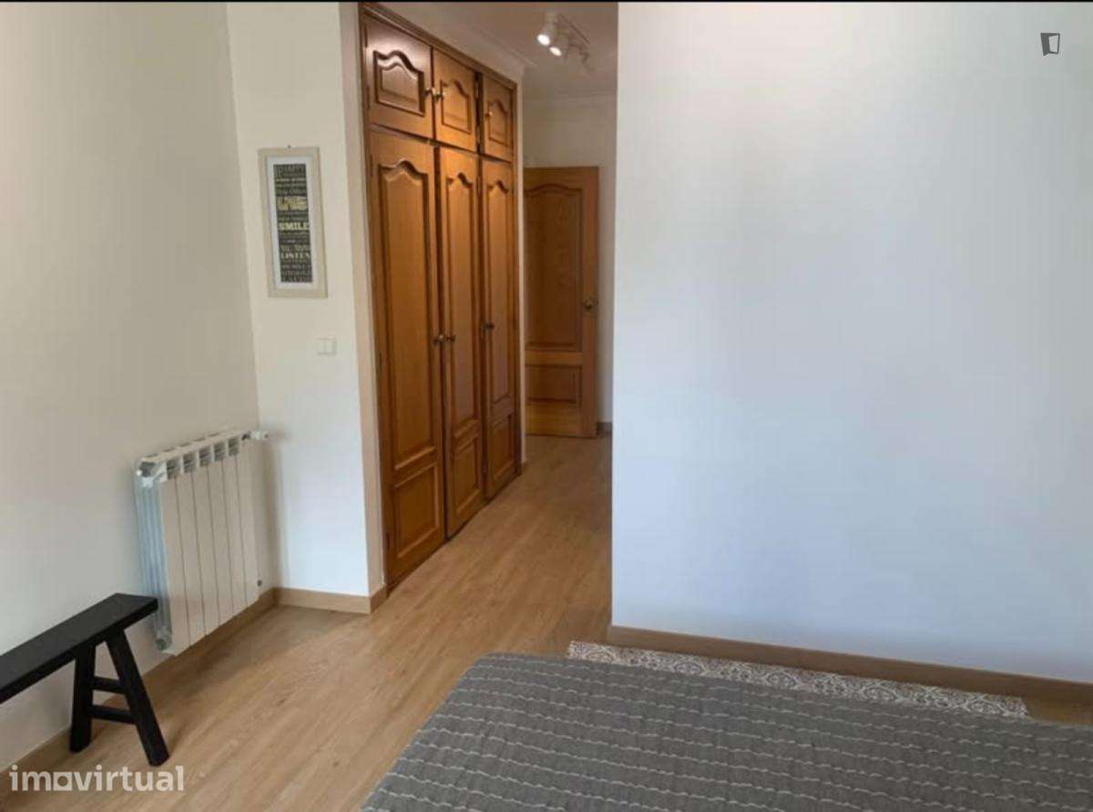 Quarto - localizado em Mafra - Grande imagem: 3/12
