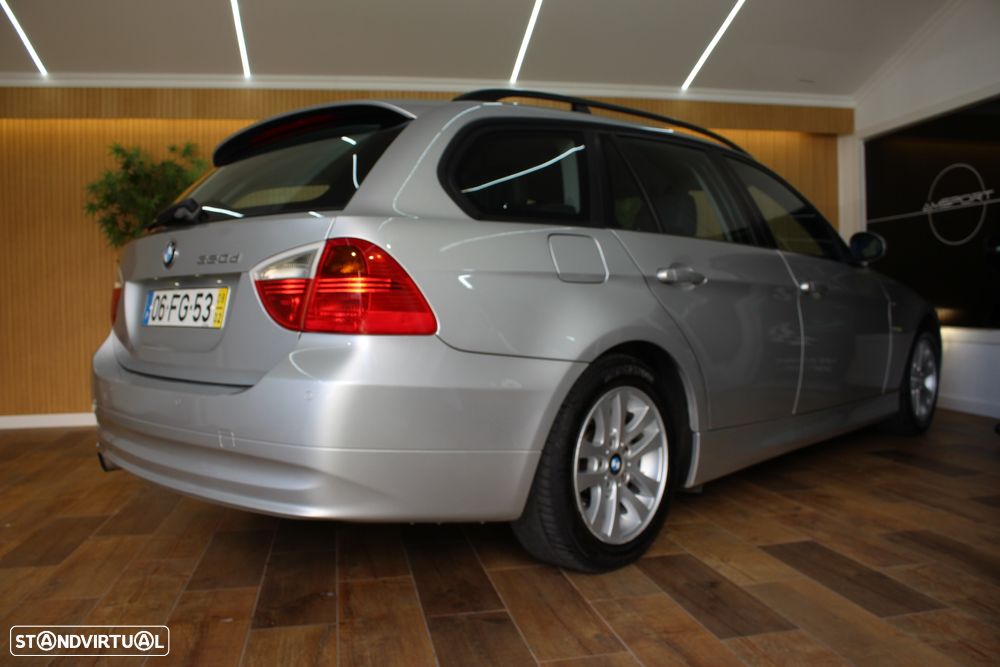 BMW 320 d Dynamic - 22