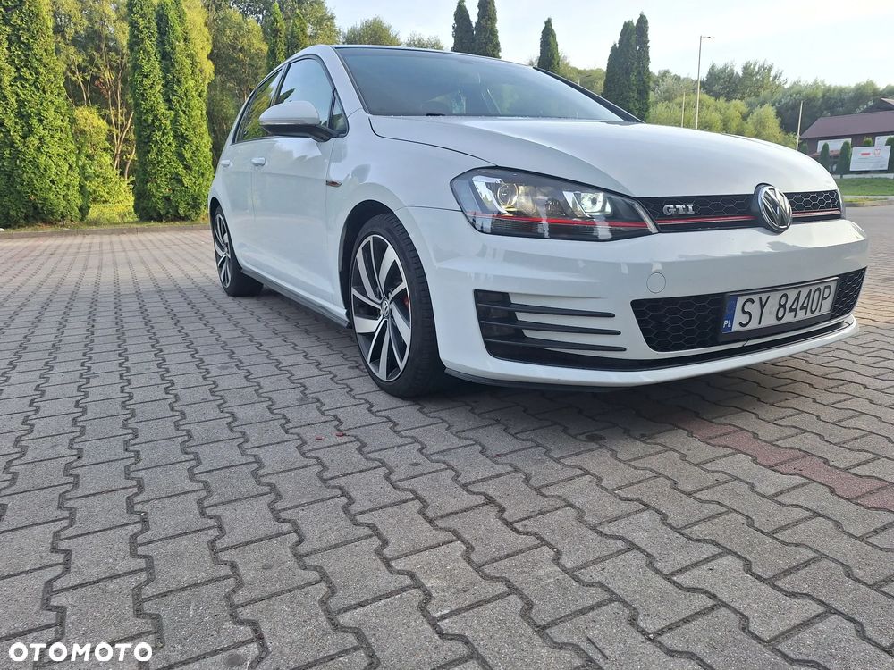 Volkswagen Golf - 13