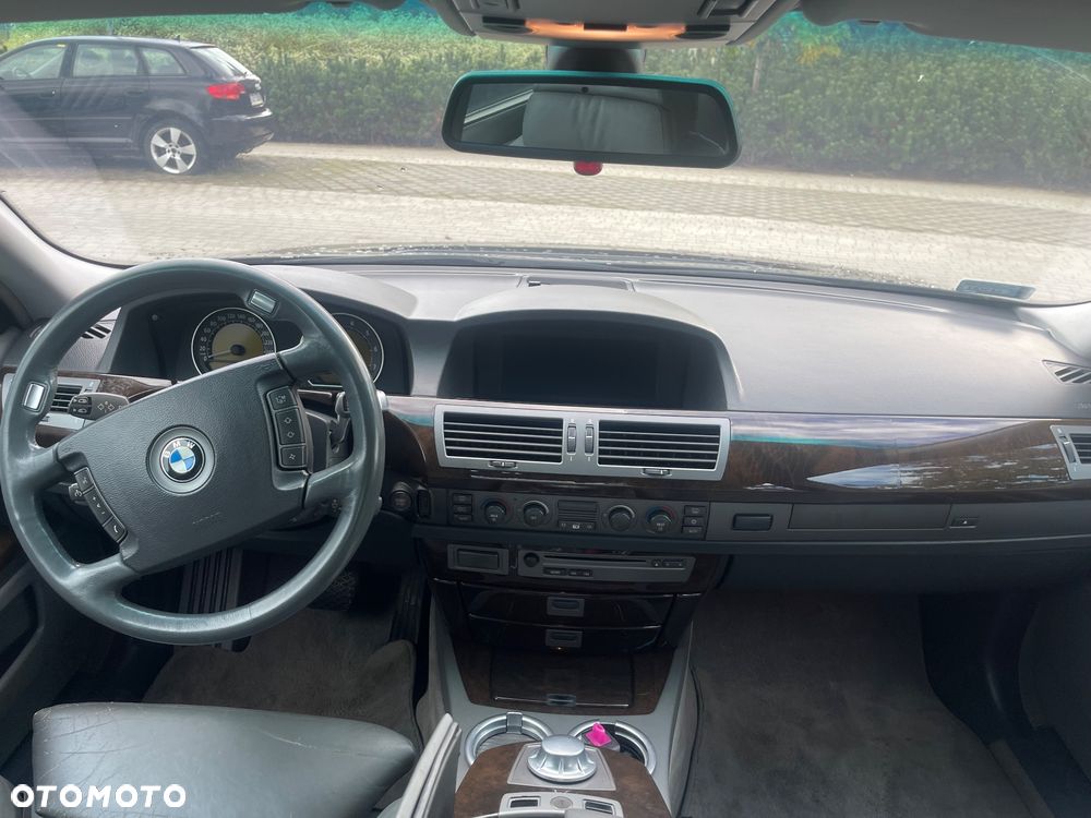 BMW Seria 7 - 15