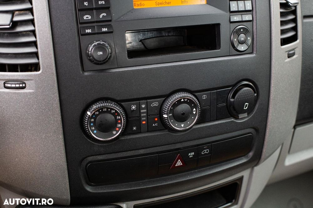 Mercedes-Benz Sprinter - 33