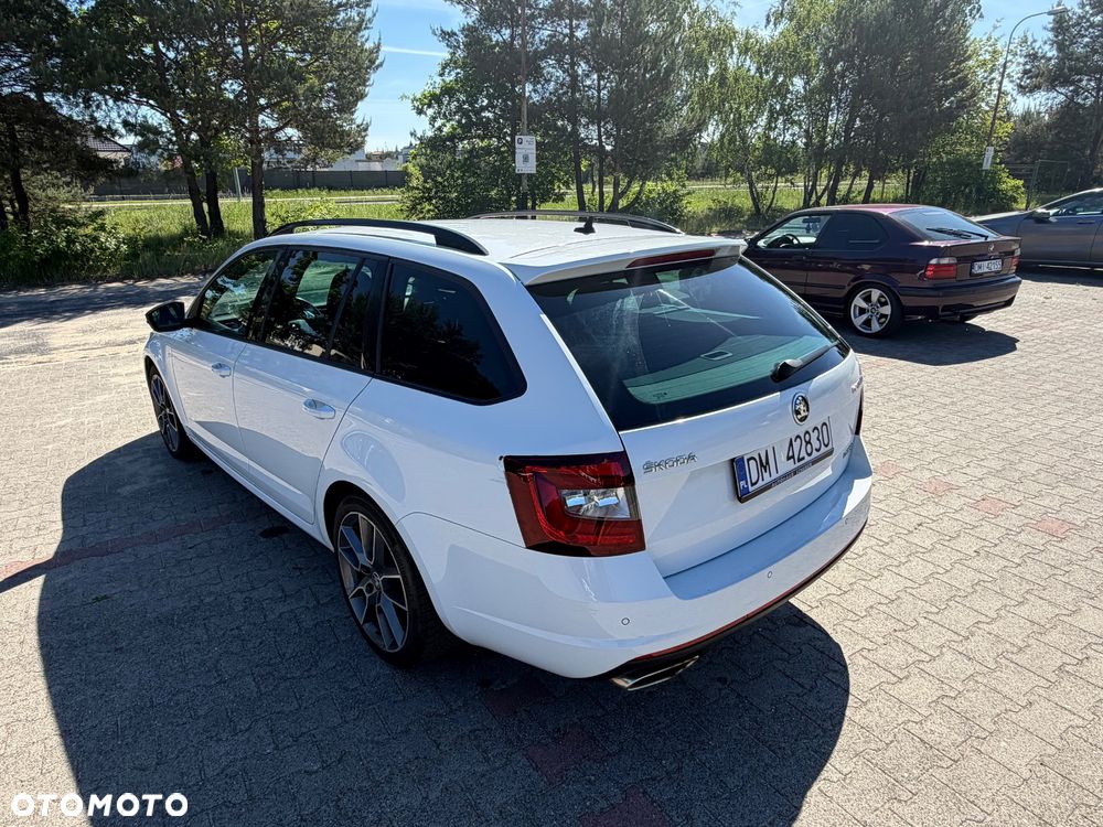 Skoda Octavia 2.0 TDI RS DSG - 9