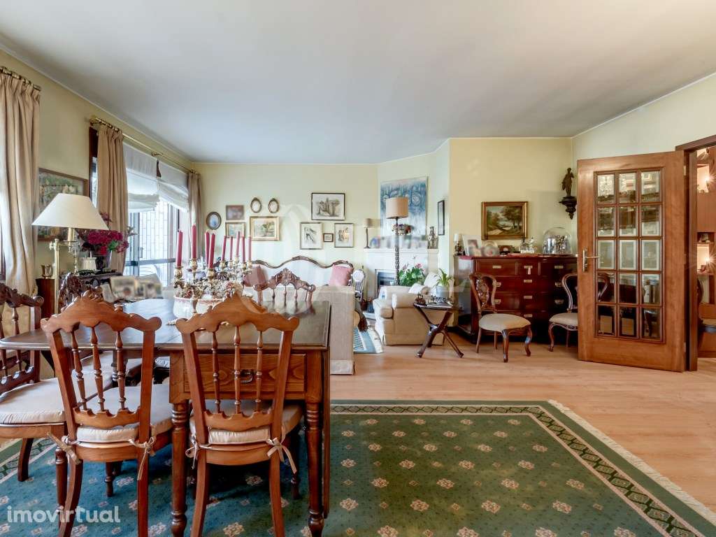 Apartamento T3+1 com garagem no Pinheiro Manso, Porto - Grande imagem: 3/28