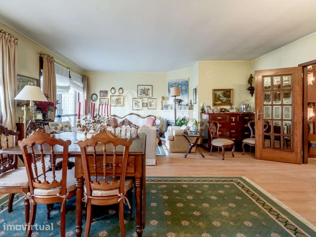 Apartamento T3+1 com garagem no Pinheiro Manso, Porto - Grande imagem: 3/28