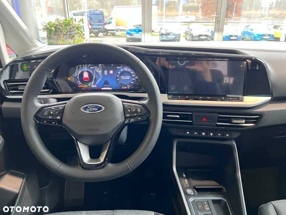 Ford Tourneo Connect - 13
