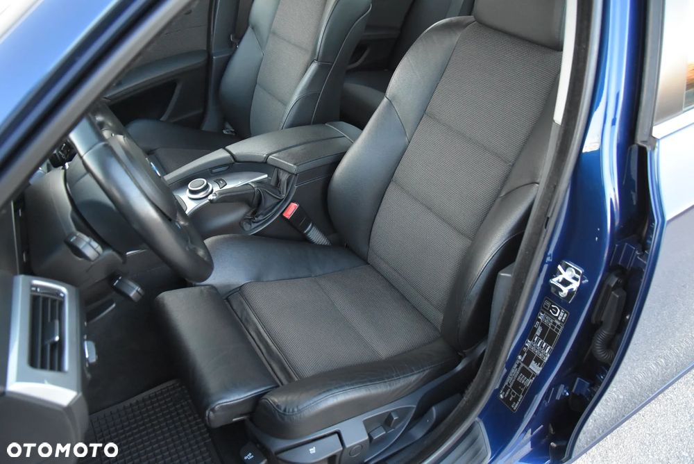 BMW Seria 5 523i Edition Exclusive - 29